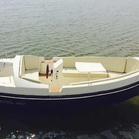 Дом отдыха At The Kummerower